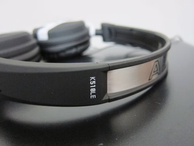 AKG-009