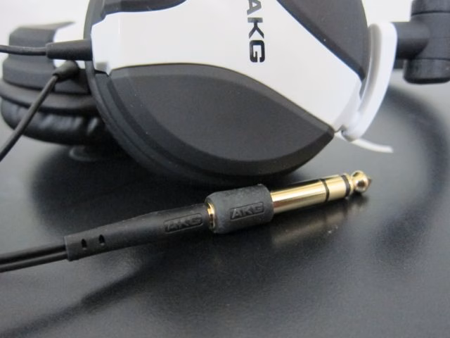 AKG-011